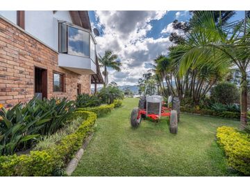 Casa para la Renta en el Retiro la Fe