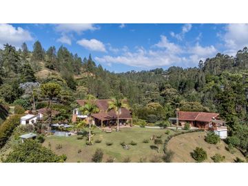 Casa para la Renta en el Retiro la Fe