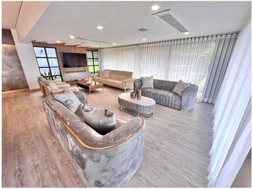 Casa para Arriendo Amoblado en Envigado sector Palmas