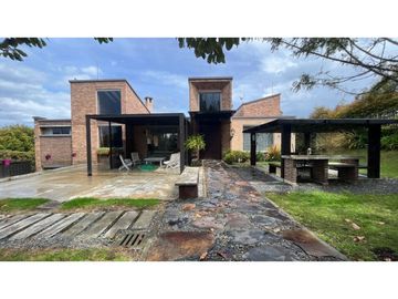 Casa para Arriendo en Envigado Alto de Palmas