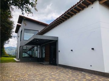 Casa en Arriendo en El Retiro
