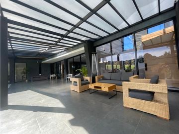 Casa Amoblada en Arriendo en Alto de Palmas