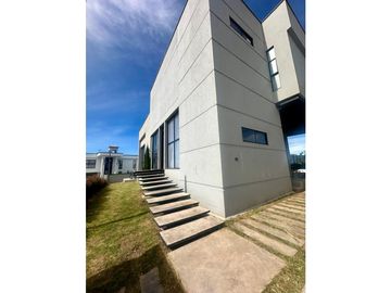 Casa en Arriendo en Loma del Escobero