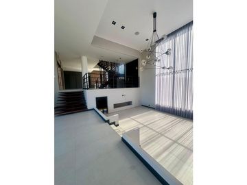 Casa en Arriendo en Loma del Escobero