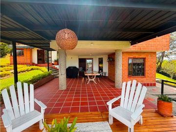 Espectacular finca tradicional en Guarne cerca al aeropuerto JMC