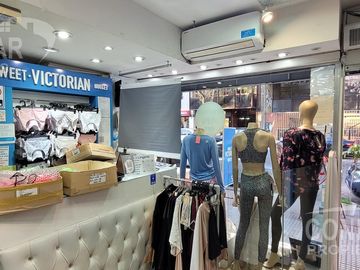 Local/oficina   - Zona Outlet  -  80m2 - Con Renta -  Calle Aguirre 700 y Gurruchaga