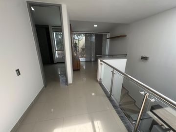 SE ALQUILA 🏡 ¡CASA MODERNA Y EXCLUSIVA – EL CASTILLO, JAMUNDÍ!