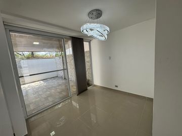 SE ALQUILA 🏡 ¡CASA MODERNA Y EXCLUSIVA – EL CASTILLO, JAMUNDÍ!