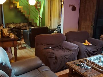 GRAN CASA ESQUINA A PASOS DE WALKER MARTINEZ