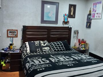 GRAN CASA ESQUINA A PASOS DE WALKER MARTINEZ