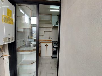 ARRIENDO AMPLIO 1 D 2 BAÑOS ESTACIONAMIENTO PROVIDENCIA
