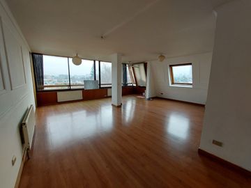 ARRIENDO AMPLIO 1 D 2 BAÑOS ESTACIONAMIENTO PROVIDENCIA