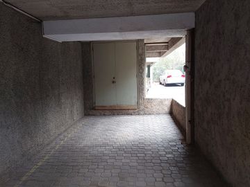 ARRIENDO AMPLIO 1 D 2 BAÑOS ESTACIONAMIENTO PROVIDENCIA
