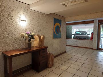 ARRIENDO AMPLIO 1 D 2 BAÑOS ESTACIONAMIENTO PROVIDENCIA
