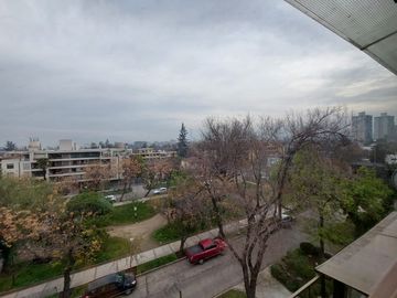 ARRIENDO AMPLIO 1 D 2 BAÑOS ESTACIONAMIENTO PROVIDENCIA