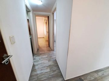 Venta Departamento 3 ambientes con Balcón y Patio. Zona Plaza Mitre