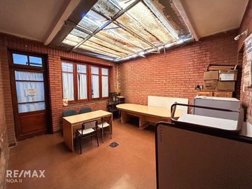 VENTA CASA 6 DORM B°CENTRO