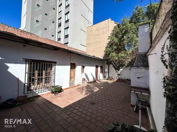 VENTA CASA 6 DORM B°CENTRO