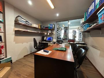 VENTA OFICINA EN BALVANERA