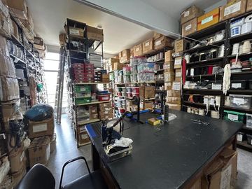 VENTA OFICINA EN BALVANERA