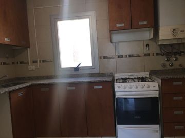 VENTA DPTO 2 DORMITORIOS Y COCHERA QUINTA SECCION