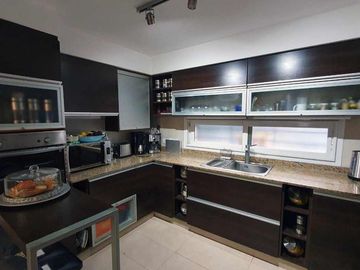 Casa 3 dormitorios en venta . Pileta. Alberdi río.