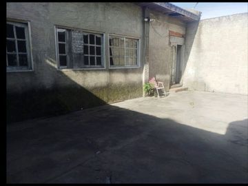 CASA EN VENTA 4 AMBIENTES COCHERA LOMAS DE ZAMORA