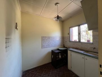 CASA 3 AMB VENTA EN BANBIELD CON JARDÍN Y COCHERA