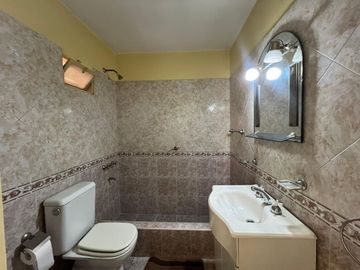 CASA 3 AMB VENTA EN BANBIELD CON JARDÍN Y COCHERA