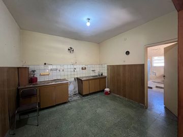 CASA 3 AMB VENTA EN BANBIELD CON JARDÍN Y COCHERA