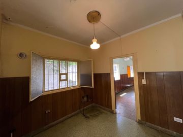 CASA 3 AMB VENTA EN BANBIELD CON JARDÍN Y COCHERA