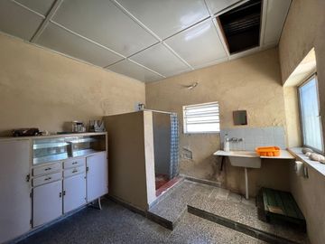 CASA 3 AMB VENTA EN BANBIELD CON JARDÍN Y COCHERA