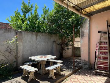 CASA 3 AMB VENTA EN BANBIELD CON JARDÍN Y COCHERA
