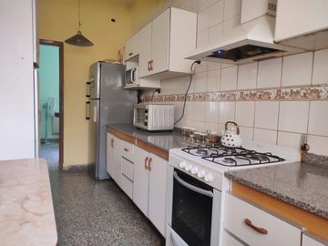 VENTA CASA MULTIFAMILIAR 5 AMB. A/C VILLA ADELINA