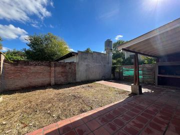VENTA Casa en Lote propio 3 amb +  dpto Villa Rosa