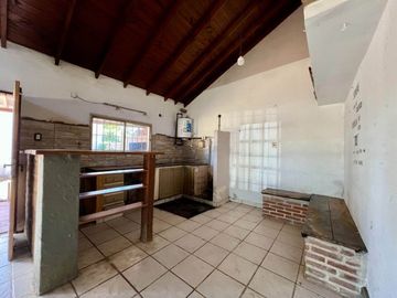 VENTA Casa en Lote propio 3 amb +  dpto Villa Rosa