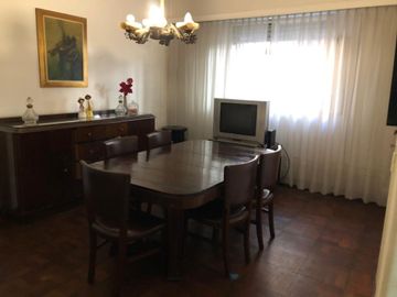 VENTA FLORES DEPARTAMENTO 3 AMBIENTES PATIO