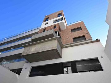 Gran Departamento 4 ambientes y Cochera a estrenar