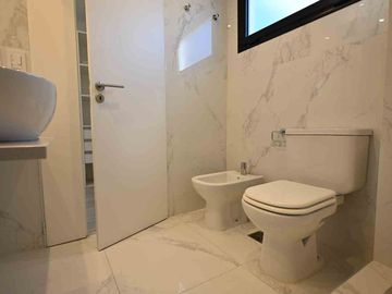 Gran Departamento 4 ambientes y Cochera a estrenar