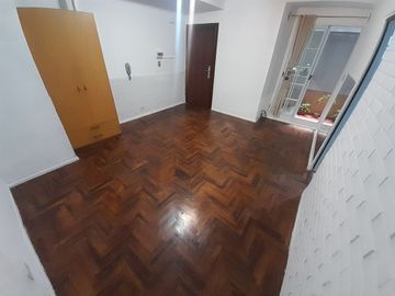 MONOAMBIENTE EN PLANTA BAJA APTO PROFESIONAL
