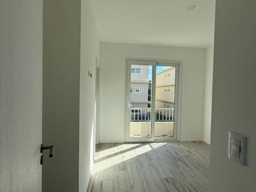 ALQUILER CASA tipo dúplex en CHIC VILLAGE PILAR