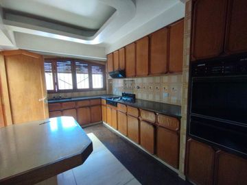 EN VENTA CASA 3 DORMITORIOS BARRIO SALADILLO