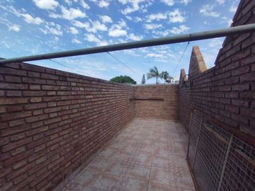 EN VENTA CASA 3 DORMITORIOS BARRIO SALADILLO