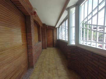 EN VENTA CASA 3 DORMITORIOS BARRIO SALADILLO