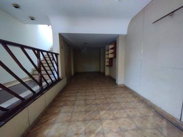 EN VENTA CASA 3 DORMITORIOS BARRIO SALADILLO