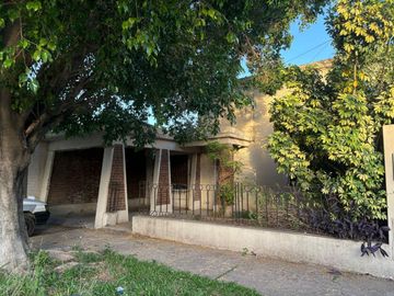 CASA FUNCIONAL DOS DORMITORIOS ZONA JERARQUICOS