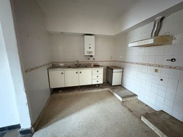 CASA FUNCIONAL DOS DORMITORIOS ZONA JERARQUICOS
