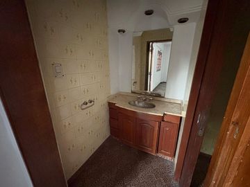 CASA FUNCIONAL DOS DORMITORIOS ZONA JERARQUICOS