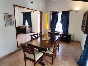 VENTA CASA 3 DORM PISCINA ESCRITURA CARLOS PAZ