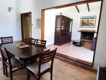 VENTA CASA 3 DORM PISCINA ESCRITURA CARLOS PAZ